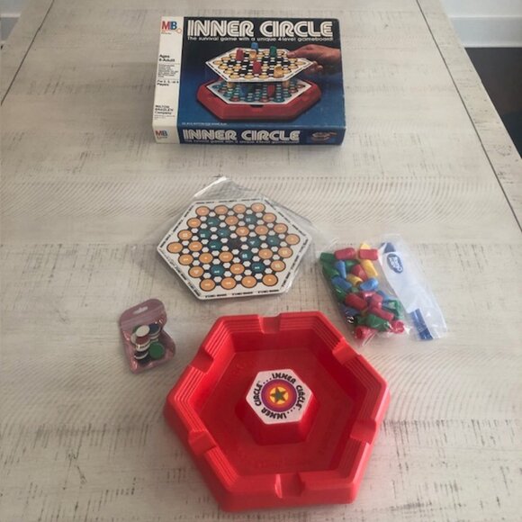 Vintage 1981 Milton Bradley Inner Circle Board Game #4111 - Picture 2 of 11